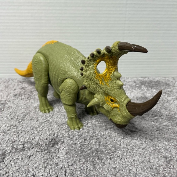 Mattel Jurassic World: Dominion Roar Strikers Sinoceratops Dinosaur Figure Works - Picture 1 of 9